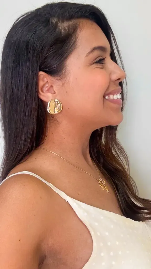 Brinco Martelado Liso folheado a ouro 18k