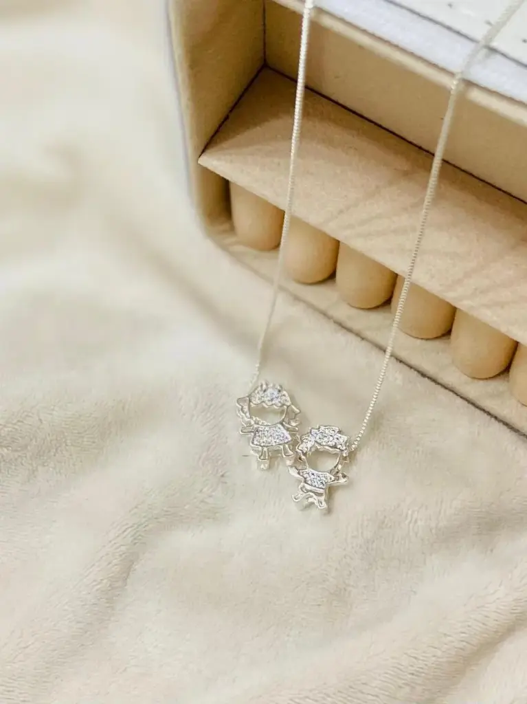 Colar Casal de Filhos Cravejado 